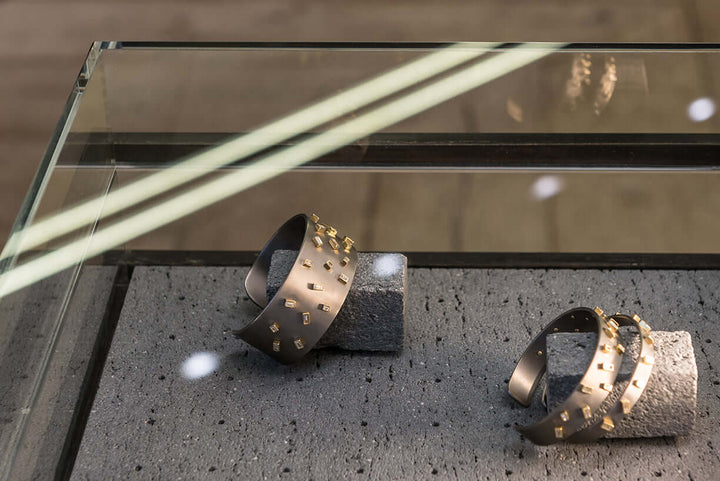 Baguette Sprinkles Titan Cuff Y-D - TITANIUM - Ileana Makri store