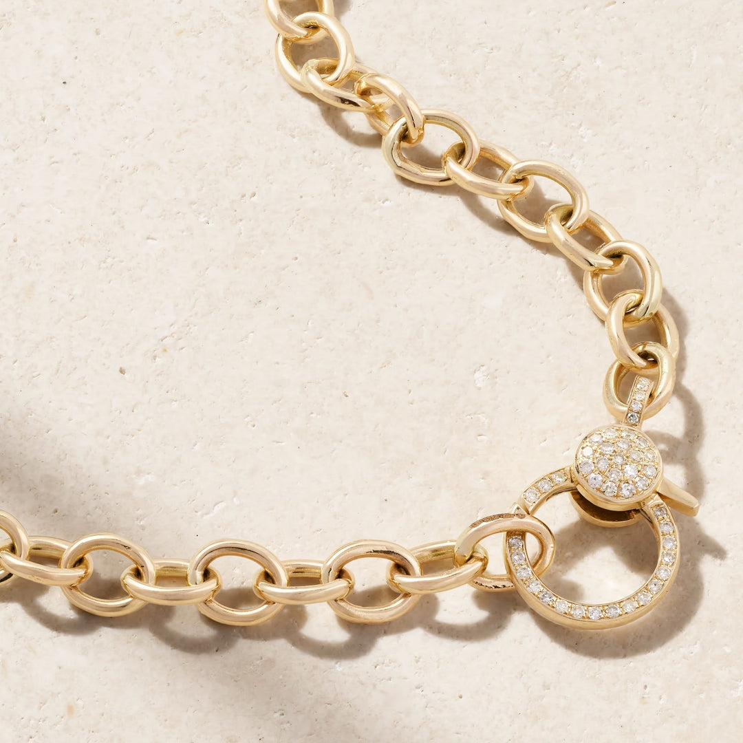 Chains - Ileana Makri