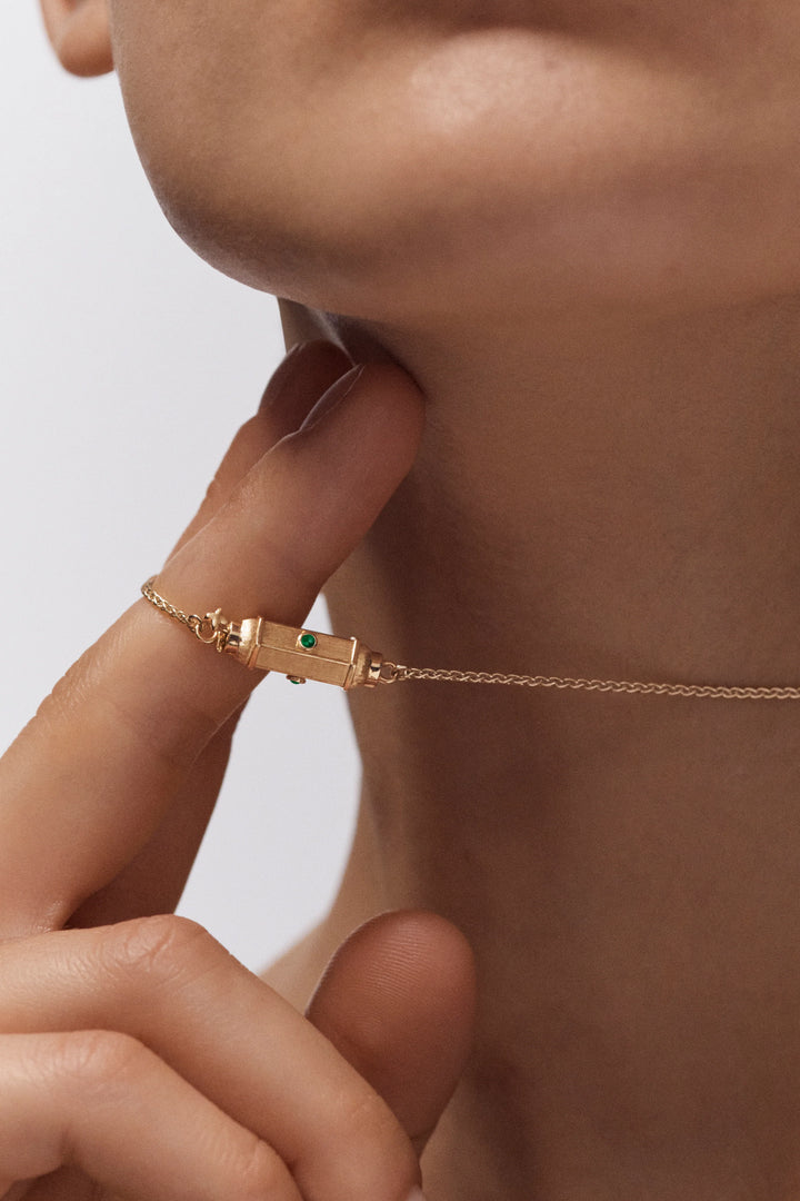 Micro coco emerald locket necklace (37cm)