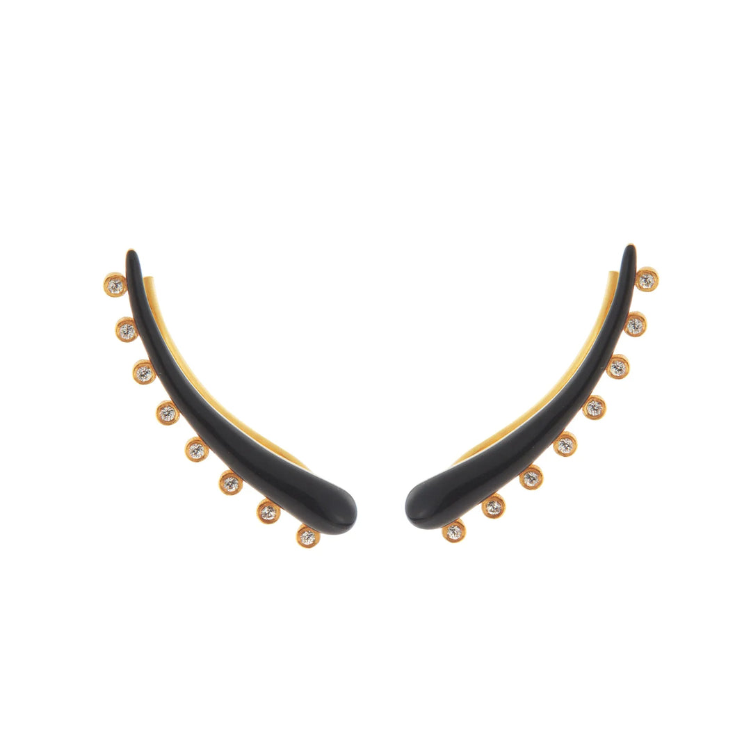 Eyeliner Ear Cuff Black