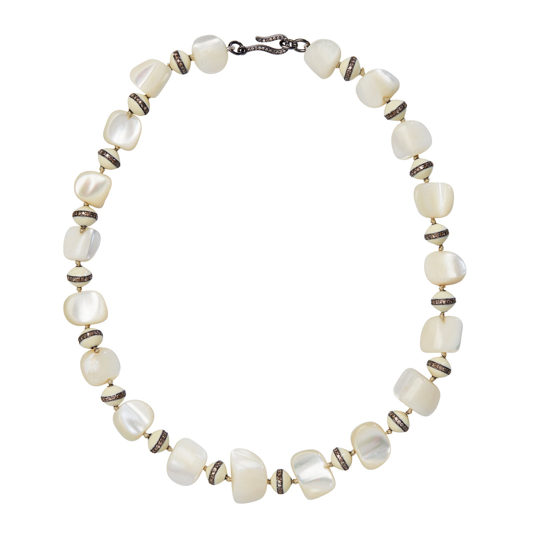 Antique Mother of Pearl Necklace 270 (43cm)