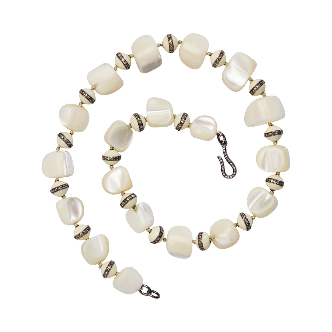 Antique Mother of Pearl Necklace 270 (43cm)