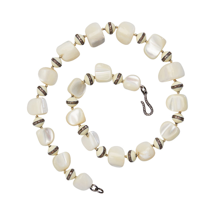 Antique Mother of Pearl Necklace 270 (43cm)