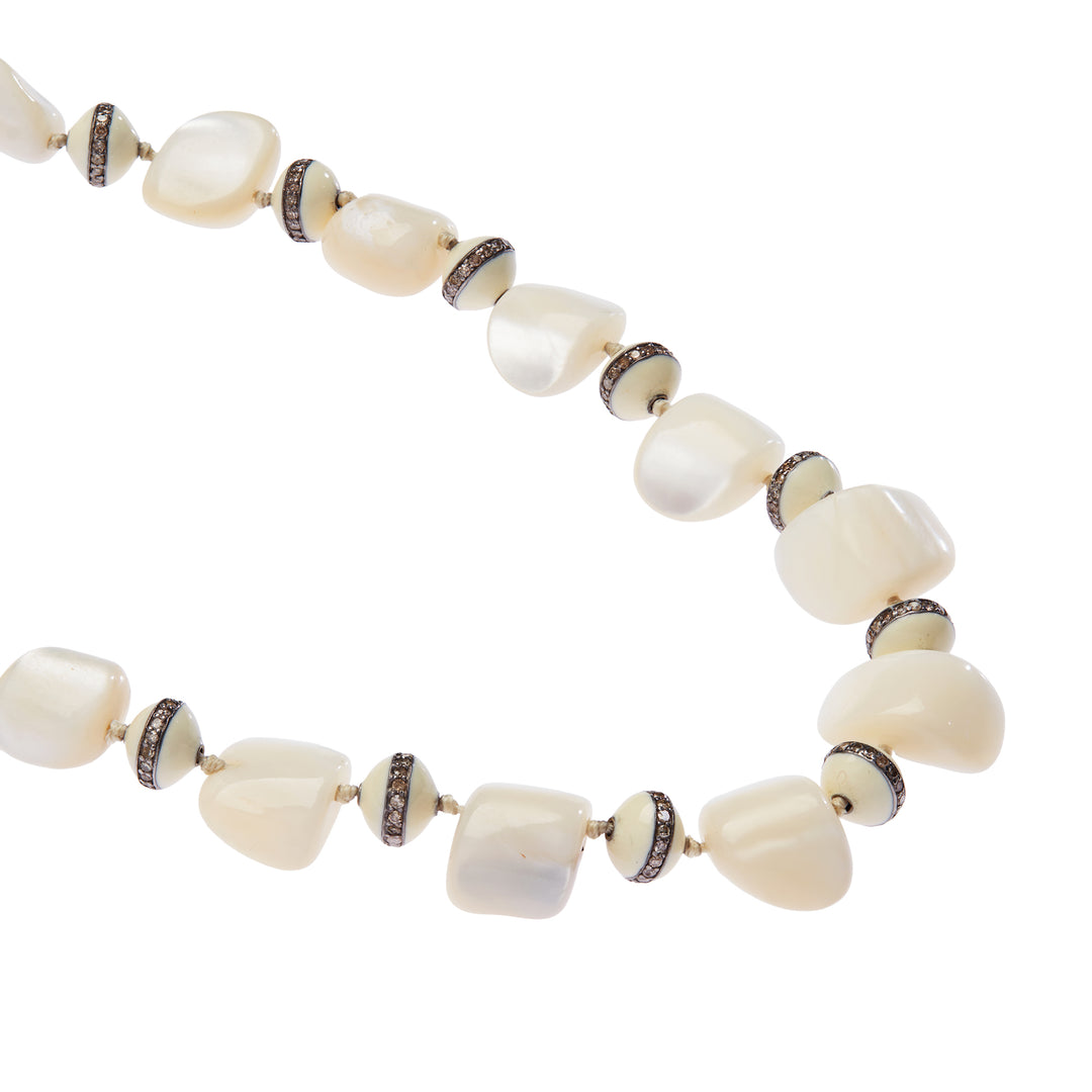 Antique Mother of Pearl Necklace 270 (43cm)