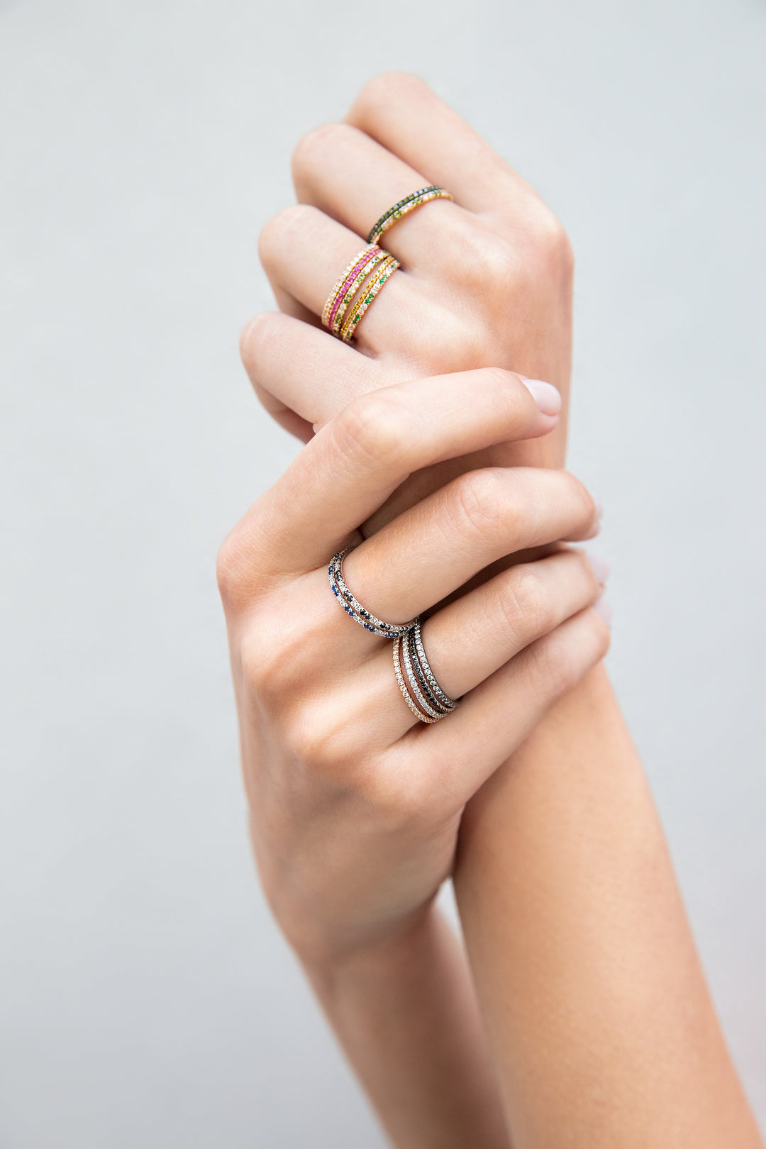 18k Oxidized Gold Diamond Thread Band