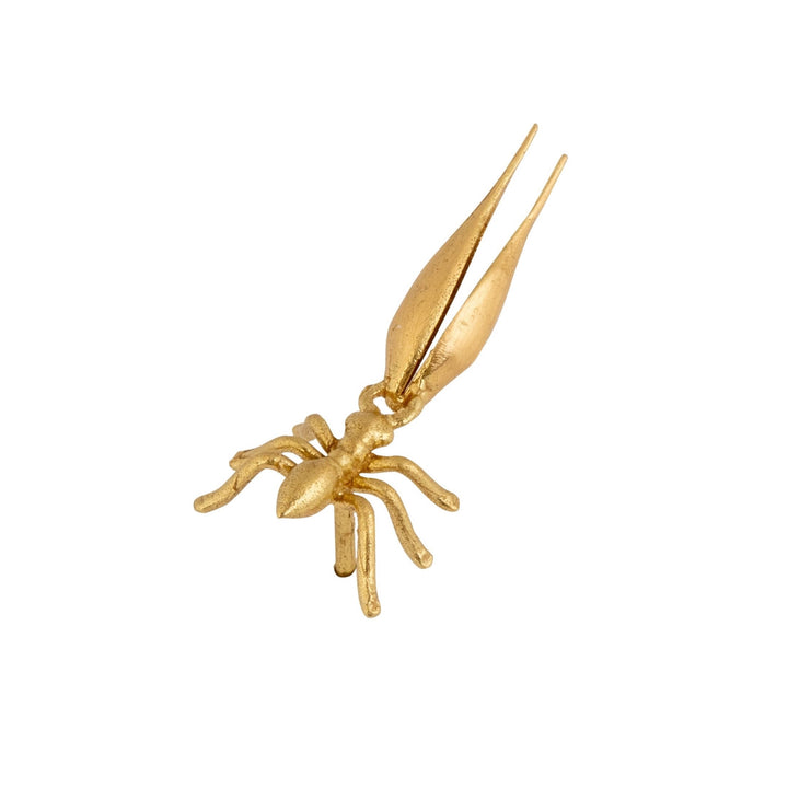Ant Carrying Wheat Stud