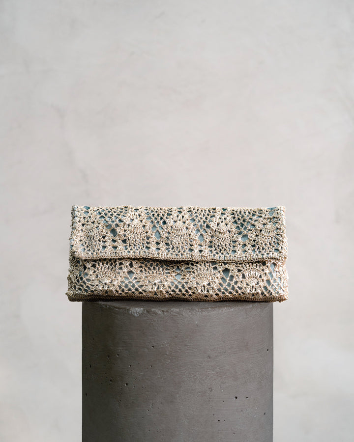 Pineapple Clutch White Gold & Turquoise Lining