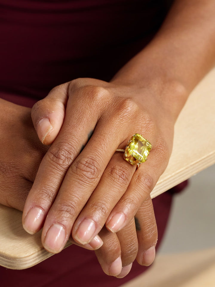 Oblong Crown Solitaire Lemon Topaz