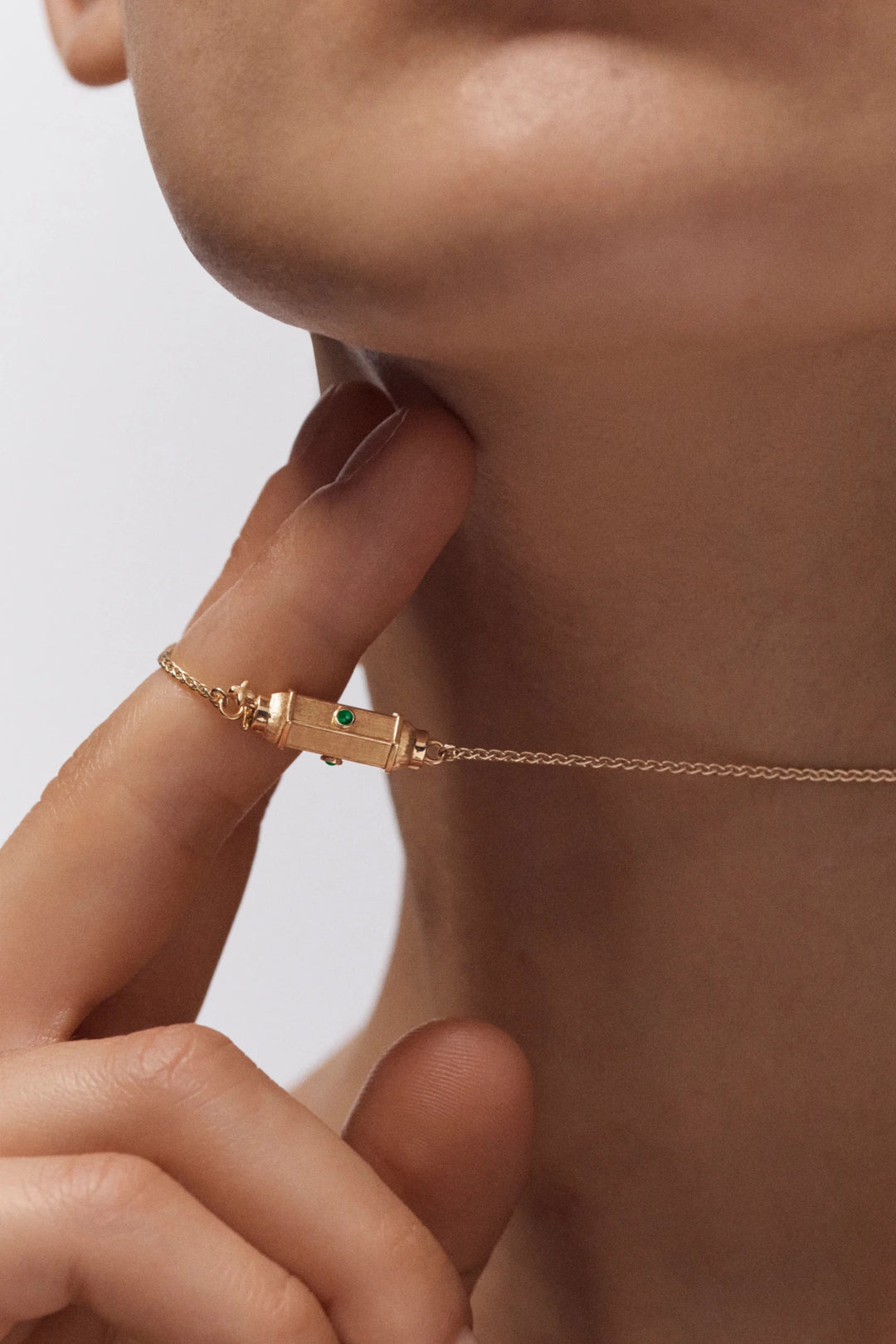 Micro coco emerald locket necklace (37cm) - Marie Lichtenberg - Ileana Makri