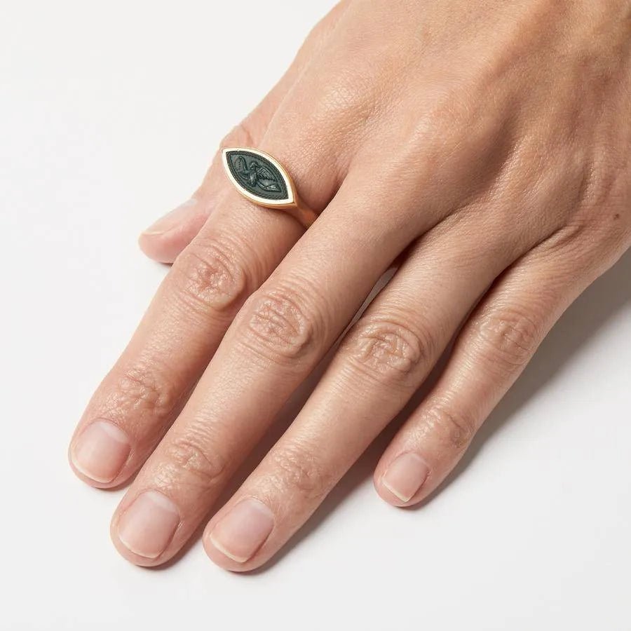 Nike Navette Signet Ring - Reinstein Ross - Ileana Makri