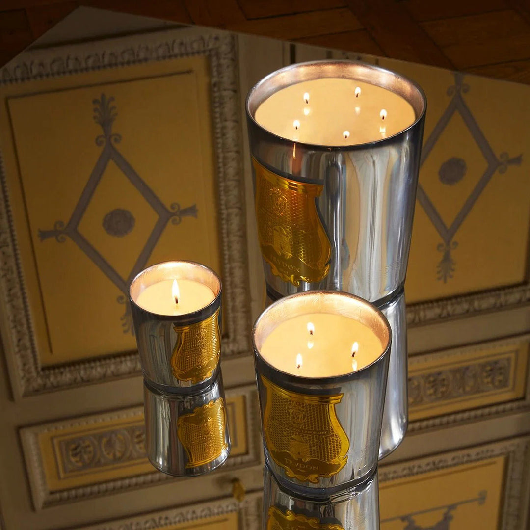 Cabinet des Miroirs - Powdery Amber