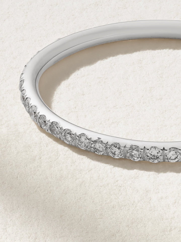 18k White Gold Diamond Thread Band